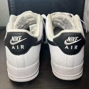 NIKE AIR FORCE 1 07 WHITE-BLACK MENS